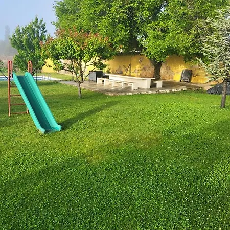 Vacacional Nogueras Holiday home *